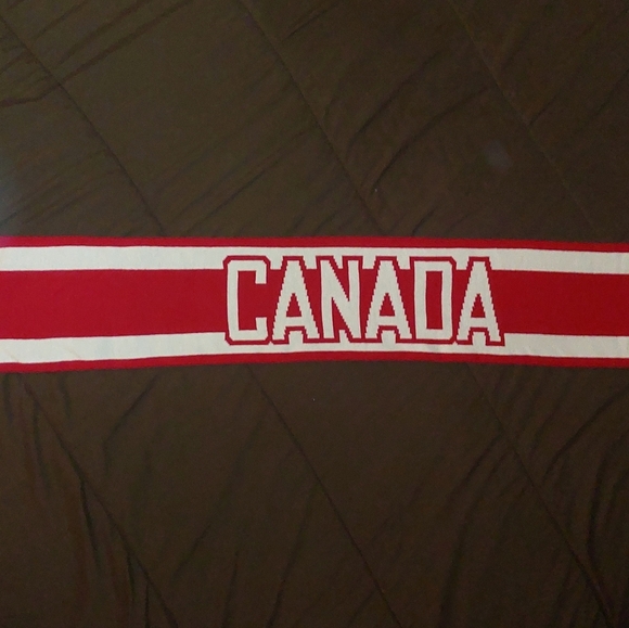 Hudson Bay Co. Canada Scarf Paralympics Red White Acrylic Striped Maple Leaf - Picture 2 of 5